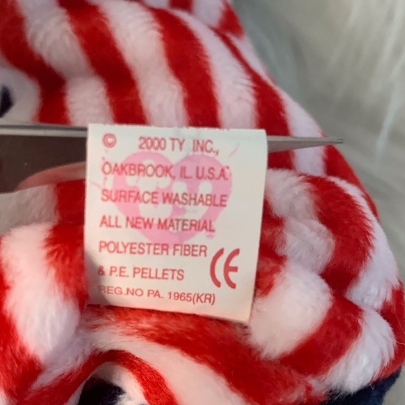 Ty (13) Righty 2000 Red and White Stuffed Animal Plush Toy - Picture 7 of 15